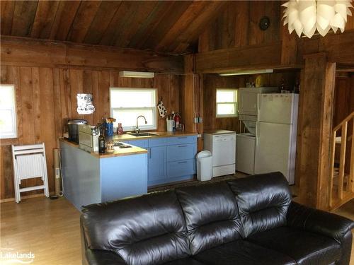 515 Park Road, Machar, ON - Indoor Photo Showing Kitchen