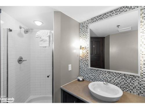 422-190 Jozo Weider Boulevard, The Blue Mountains, ON - Indoor Photo Showing Bathroom