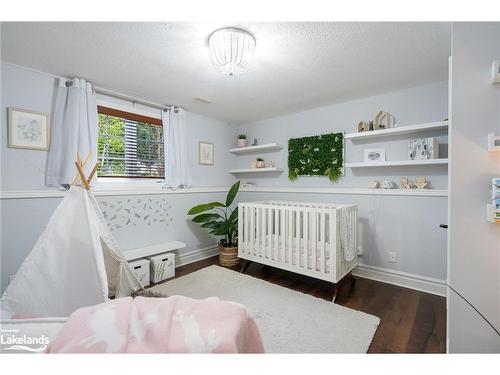 310 Oak Street, Collingwood, ON - Indoor Photo Showing Bedroom