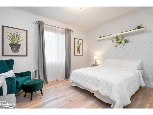 310 Oak Street, Collingwood, ON - Indoor Photo Showing Bedroom