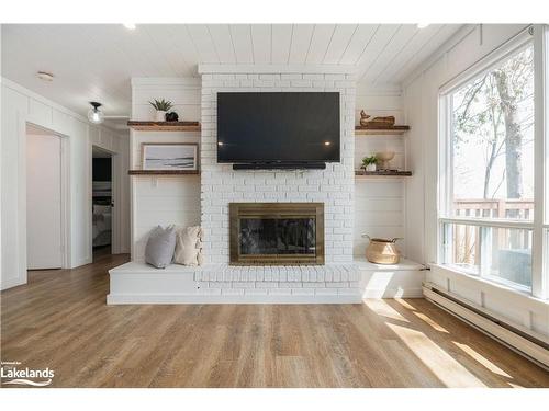 365 Cedar Ave, Meaford, ON - Indoor Photo Showing Living Room With Fireplace