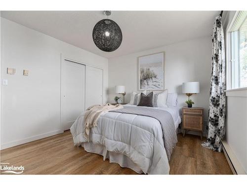 365 Cedar Ave, Meaford, ON - Indoor Photo Showing Bedroom