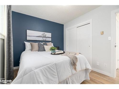 365 Cedar Ave, Meaford, ON - Indoor Photo Showing Bedroom