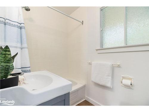 365 Cedar Ave, Meaford, ON - Indoor Photo Showing Bathroom