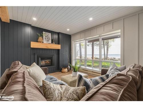 365 Cedar Ave, Meaford, ON - Indoor Photo Showing Living Room With Fireplace