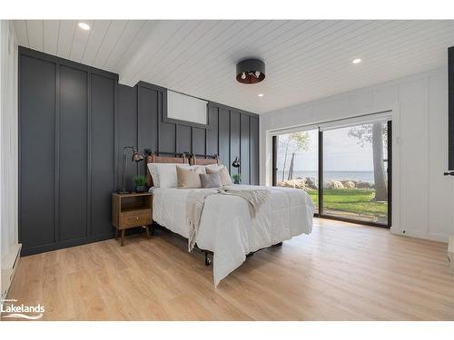 365 Cedar Ave, Meaford, ON - Indoor Photo Showing Bedroom