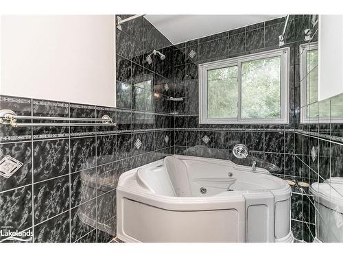 53 Pilon Road, Tiny, ON - Indoor Photo Showing Bathroom