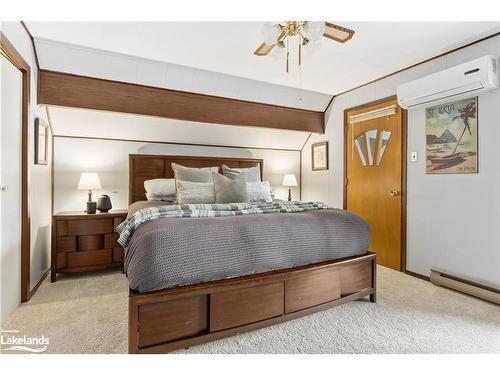 108 Barclay Boulevard, The Blue Mountains, ON - Indoor Photo Showing Bedroom