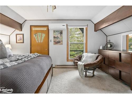 108 Barclay Boulevard, The Blue Mountains, ON - Indoor Photo Showing Bedroom