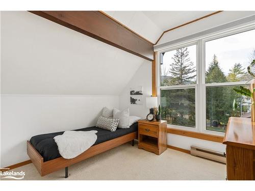 108 Barclay Boulevard, The Blue Mountains, ON - Indoor Photo Showing Bedroom