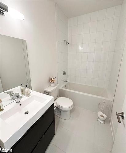 309-21 Matchedash Street S, Orillia, ON - Indoor Photo Showing Bathroom