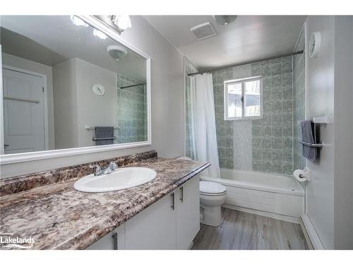 331 Christine Drive, Midland, ON - Indoor Photo Showing Bathroom