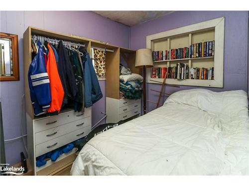 19 4Th Line, Collingwood, ON - Indoor Photo Showing Bedroom