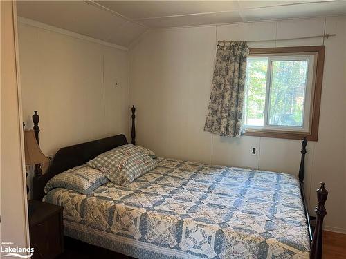 48 57Th Street N, Wasaga Beach, ON - Indoor Photo Showing Bedroom