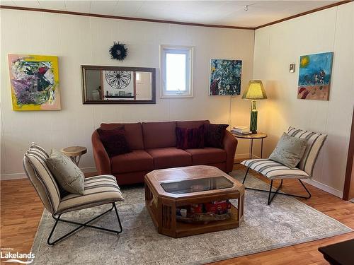 48 57Th Street N, Wasaga Beach, ON - Indoor Photo Showing Living Room