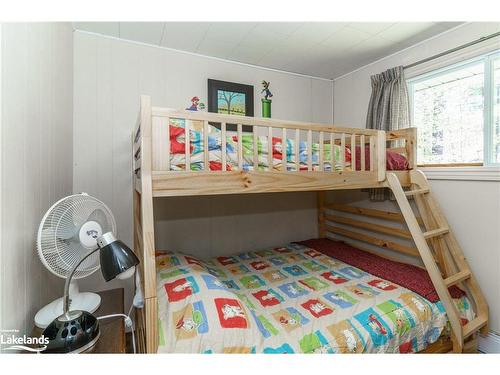 11 Loon Lake Road, Gravenhurst, ON - Indoor Photo Showing Bedroom