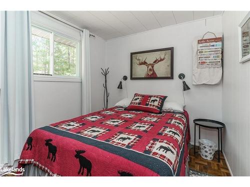 11 Loon Lake Road, Gravenhurst, ON - Indoor Photo Showing Bedroom