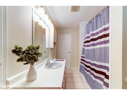 19 Caribbean Drive, Wasaga Beach, ON - Indoor Photo Showing Bathroom