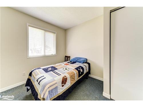 19 Caribbean Drive, Wasaga Beach, ON - Indoor Photo Showing Bedroom
