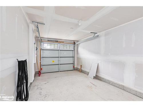 15 Winter Crescent, Collingwood, ON - Indoor Photo Showing Garage