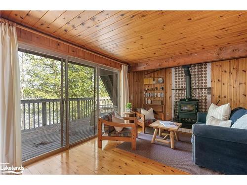 1057 East Walker Lake Drive, Lake Of Bays, ON - Indoor With Fireplace