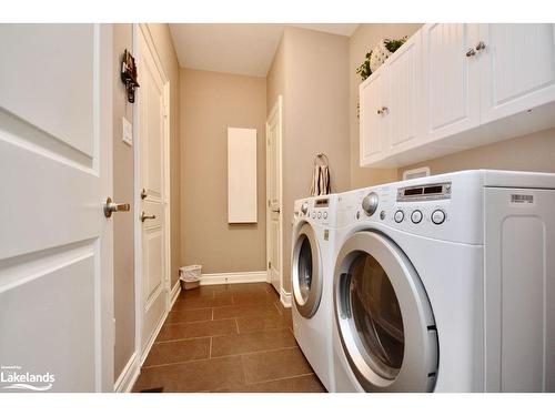 3124 Emperor Drive, Orillia, ON - Indoor Photo Showing Laundry Room