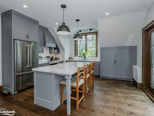 1356 Stephens Bay Road, Bracebridge, ON - Indoor Photo Showing Kitchen With Upgraded Kitchen