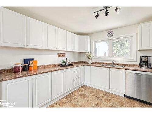 272 Sykes Street S, Meaford, ON - Indoor Photo Showing Kitchen With Double Sink