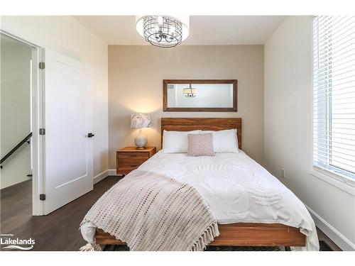 18 Swan Lane, Port Mcnicoll, ON - Indoor Photo Showing Bedroom
