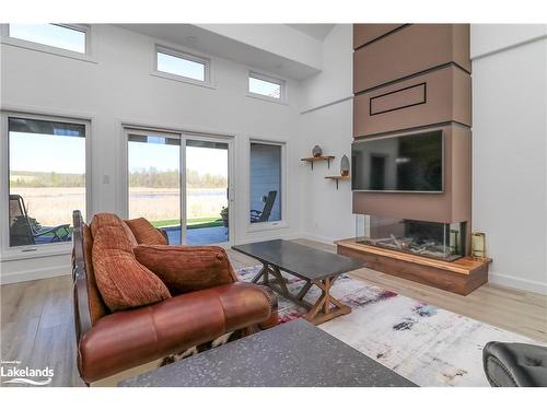18 Swan Lane, Port Mcnicoll, ON - Indoor Photo Showing Living Room