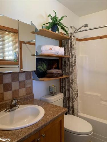 63 Madawaska Trail, Wasaga Beach, ON - Indoor Photo Showing Bathroom
