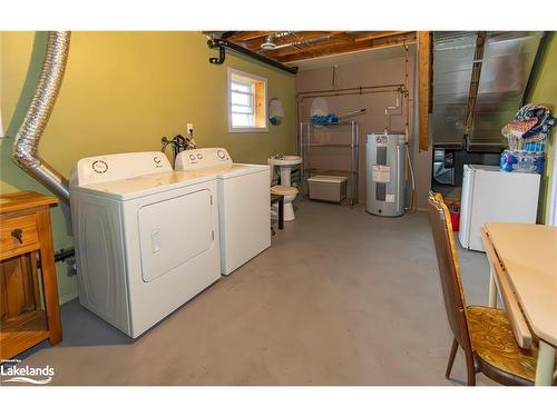 230 Yonge Street, Burk'S Falls, ON - Indoor Photo Showing Laundry Room