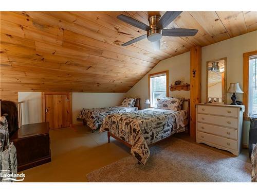 10469 Little Hawk Lake, Algonquin Highlands, ON - Indoor Photo Showing Bedroom