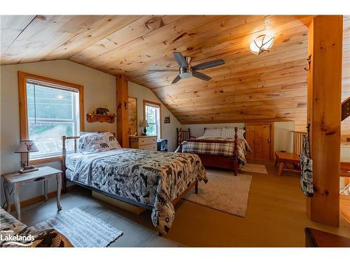 10469 Little Hawk Lake, Algonquin Highlands, ON - Indoor Photo Showing Bedroom