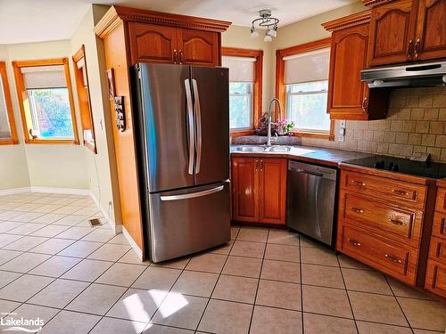 4959 Line 9 N, Oro-Medonte, ON - Indoor Photo Showing Kitchen