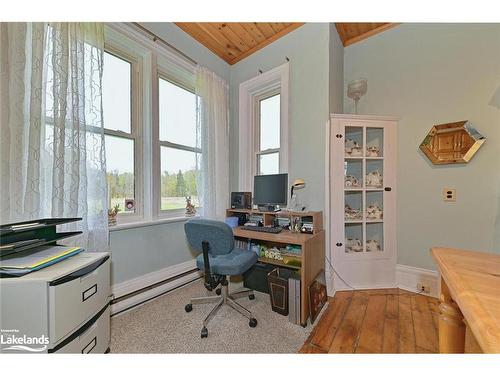 2964 12/13 Sunnidale Sideroad S, New Lowell, ON - Indoor Photo Showing Office