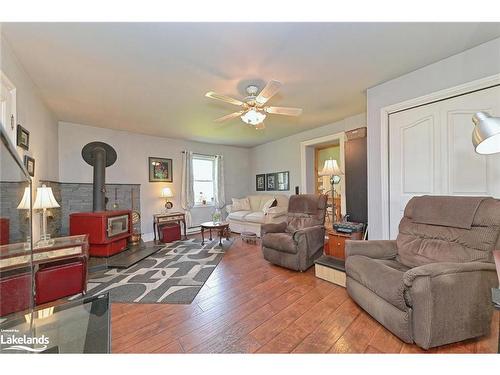 2964 12/13 Sunnidale Sideroad S, New Lowell, ON - Indoor Photo Showing Living Room