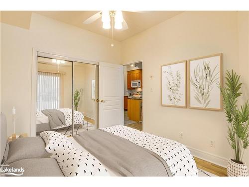 102-280 Aberdeen Boulevard, Midland, ON - Indoor Photo Showing Bedroom