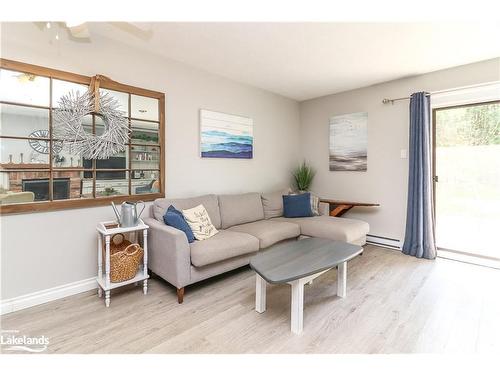 156 Escarpment Crescent, Collingwood, ON - Indoor Photo Showing Living Room