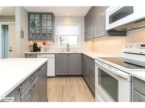 156 Escarpment Crescent, Collingwood, ON - Indoor Photo Showing Kitchen