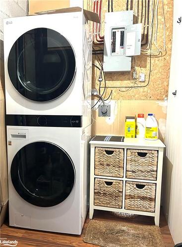 156 Escarpment Crescent, Collingwood, ON - Indoor Photo Showing Laundry Room