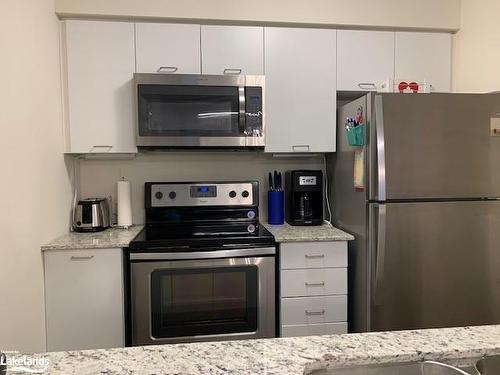 102-4 Cove Court, Collingwood, ON - Indoor Photo Showing Kitchen With Stainless Steel Kitchen With Upgraded Kitchen