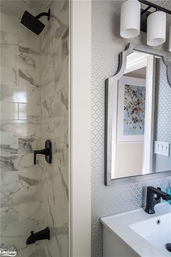53 Kimberley Avenue, Bracebridge, ON - Indoor Photo Showing Bathroom
