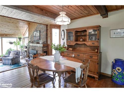 402 East Browns Road, Huntsville, ON - Indoor Photo Showing Dining Room