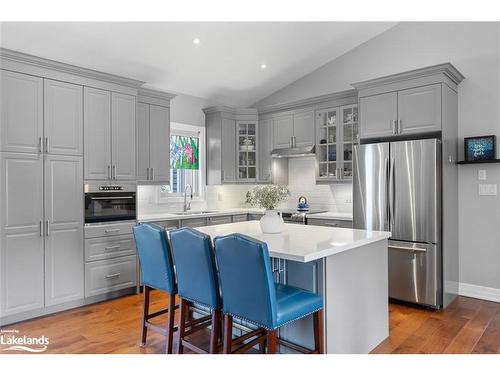 32 Pinecone Avenue, Tiny, ON - Indoor Photo Showing Kitchen With Upgraded Kitchen