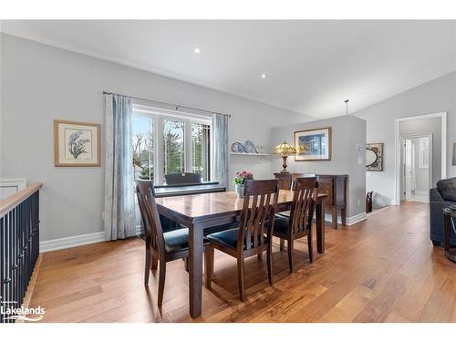 32 Pinecone Avenue, Tiny, ON - Indoor Photo Showing Dining Room