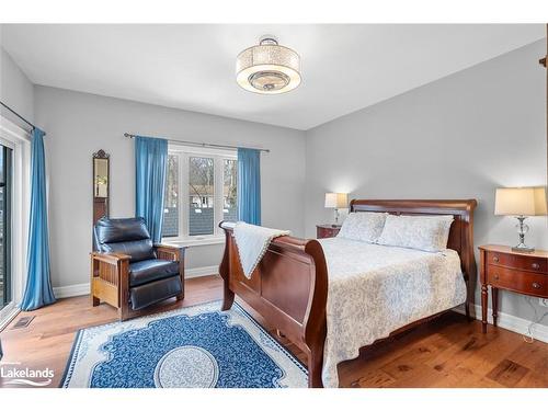 32 Pinecone Avenue, Tiny, ON - Indoor Photo Showing Bedroom