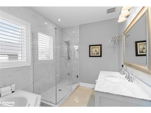 32 Pinecone Avenue, Tiny, ON - Indoor Photo Showing Bathroom