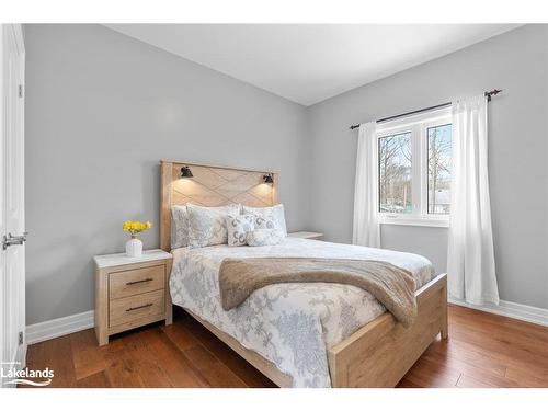 32 Pinecone Avenue, Tiny, ON - Indoor Photo Showing Bedroom