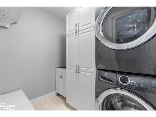 32 Pinecone Avenue, Tiny, ON - Indoor Photo Showing Laundry Room